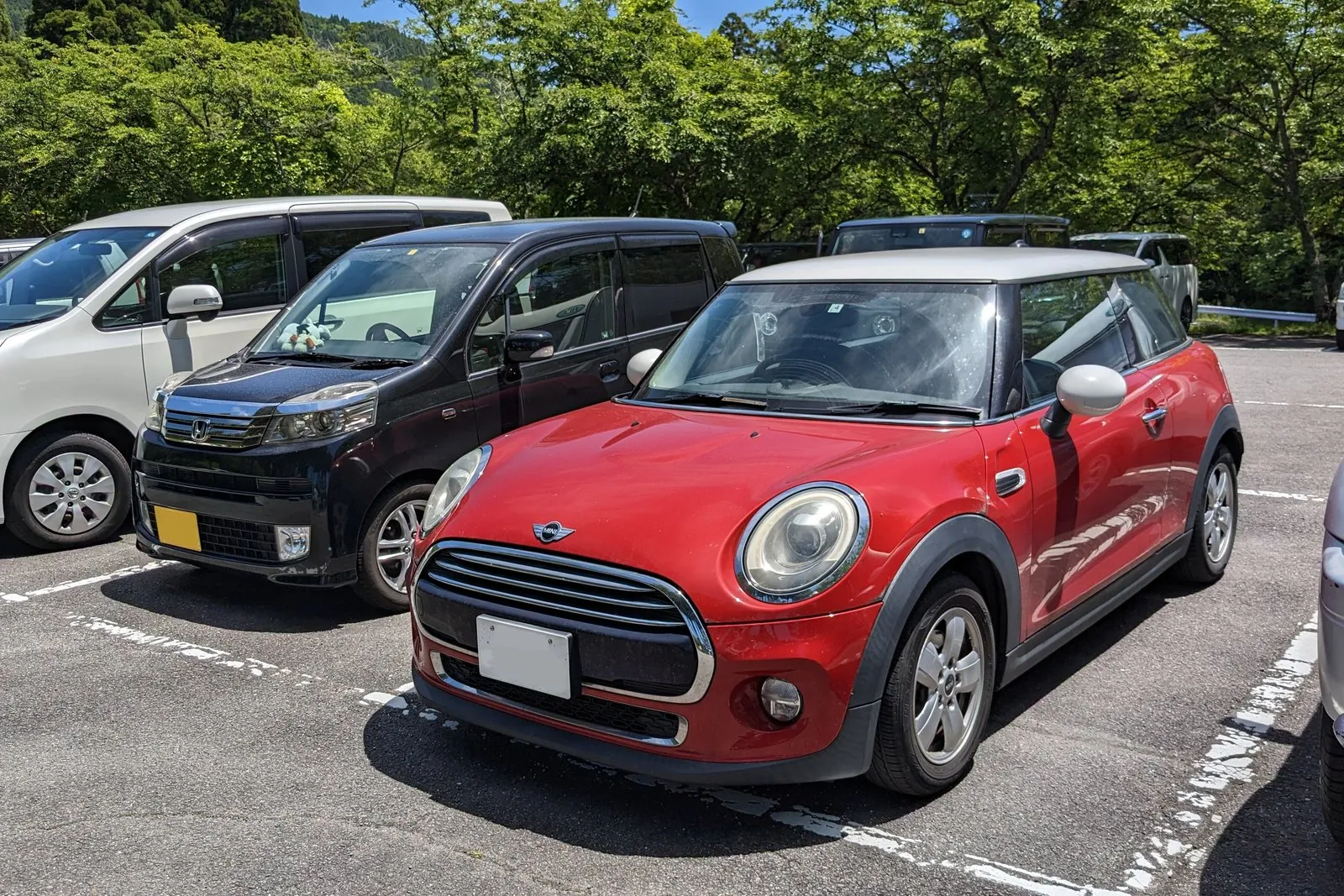 城島高原パークの駐車場に停めたミニクーパー