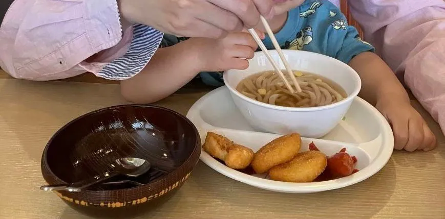 子ども用に頼んだうどん